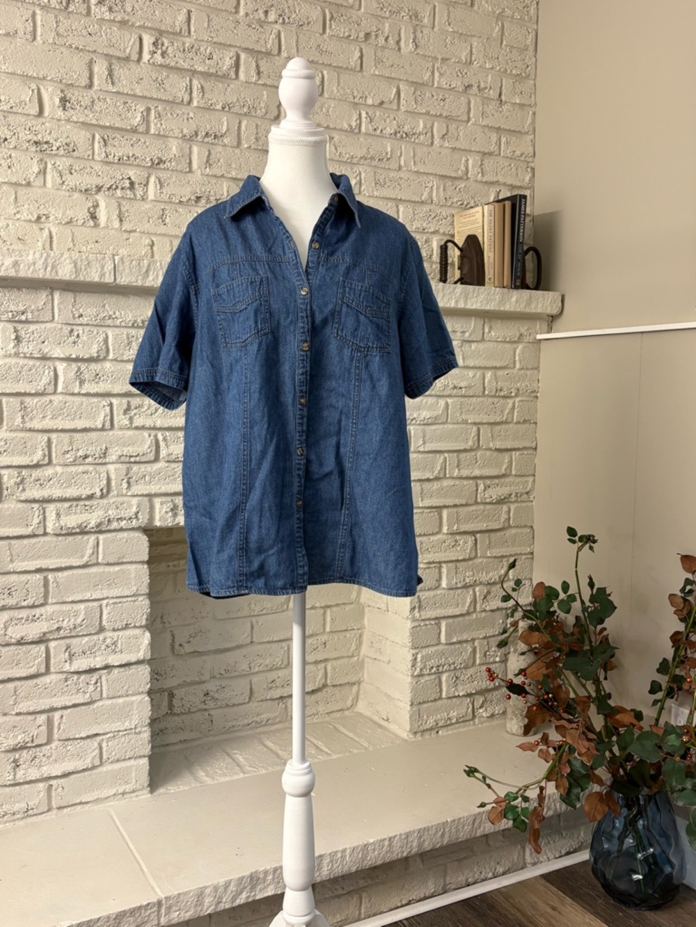 Cotton Ginny-Relaxed Short-Sleeve Denim Shirt - Blue. Plus Size Small